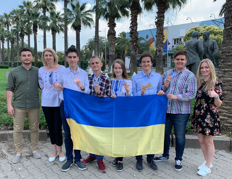 Українські школярі здобули 5 нагород на міжнародному науковому конкурсі в Туреччині