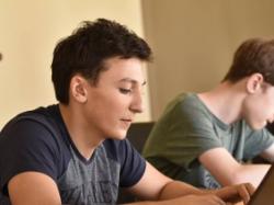 Школьник из Грузии изобрел «Умные часы» для пожилых